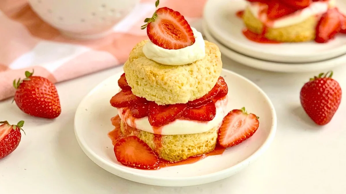LongHorn Steakhouse Strawberry Cream Shortcake Recipe